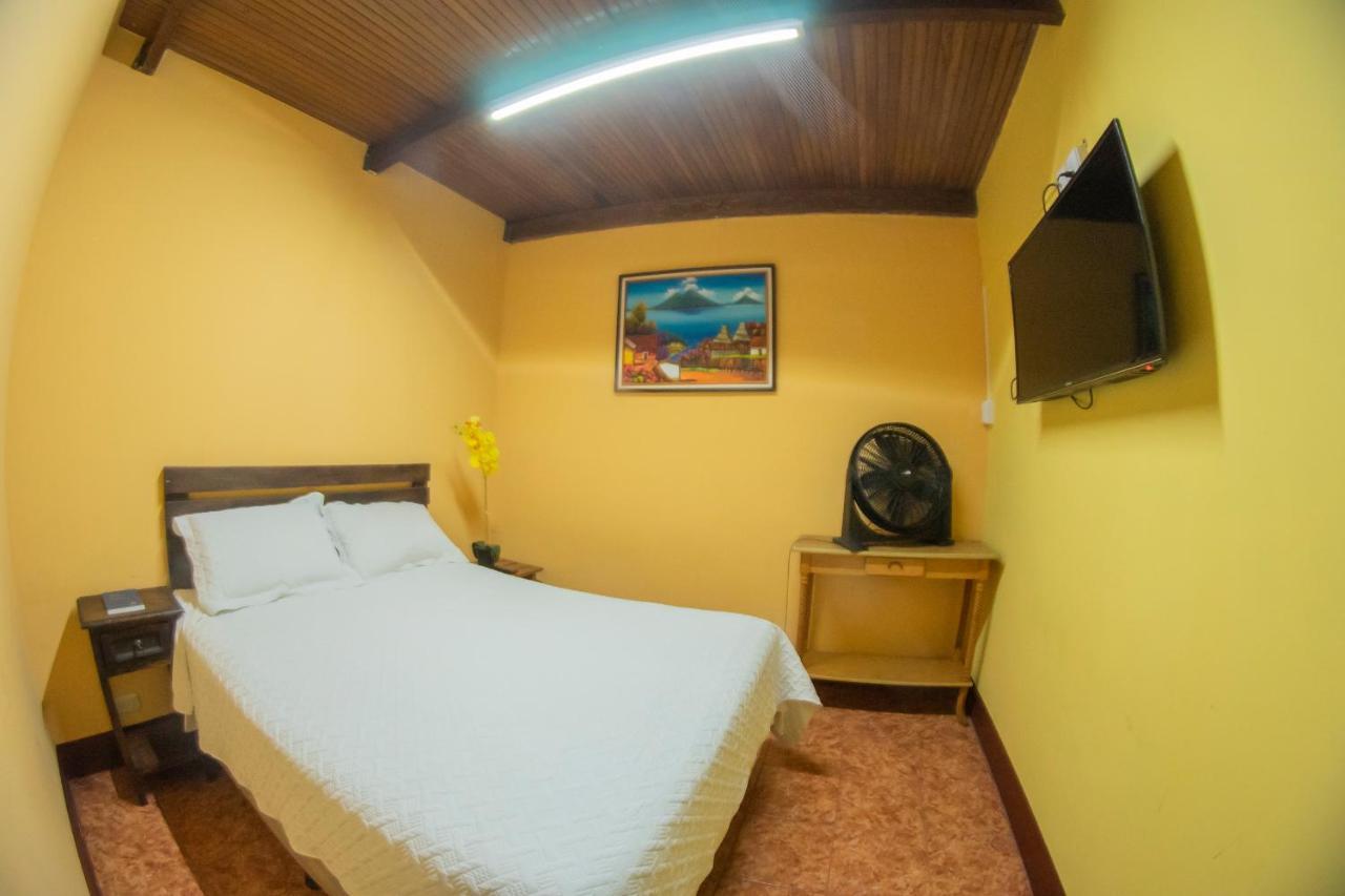 Euro Hostal Guatemala City Exterior foto
